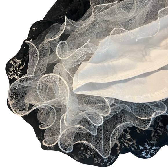 Women's Chi Chi London Black & White Lace Mini Dress Plus Size 18 - Picture 6 of 13